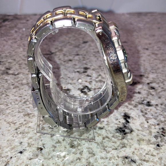 UEC Relic WET by Fossil men's watch two tone band with green face - Picture 3 of 11